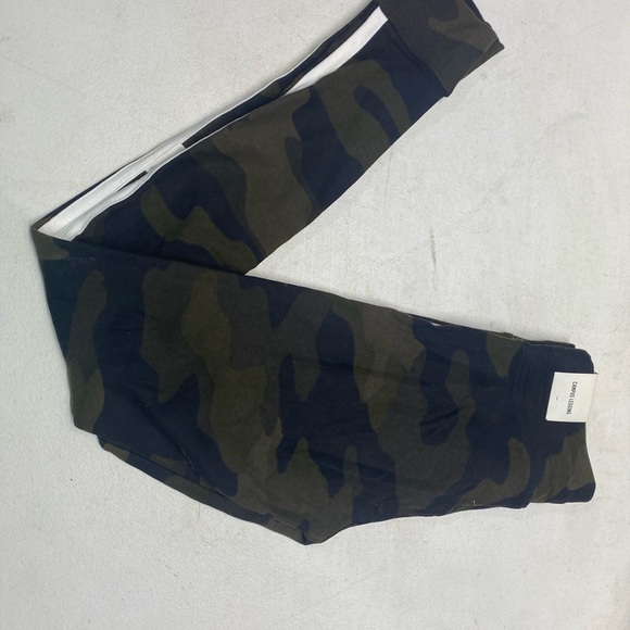Camo Pink leggings new with tags - Picture 2 of 3